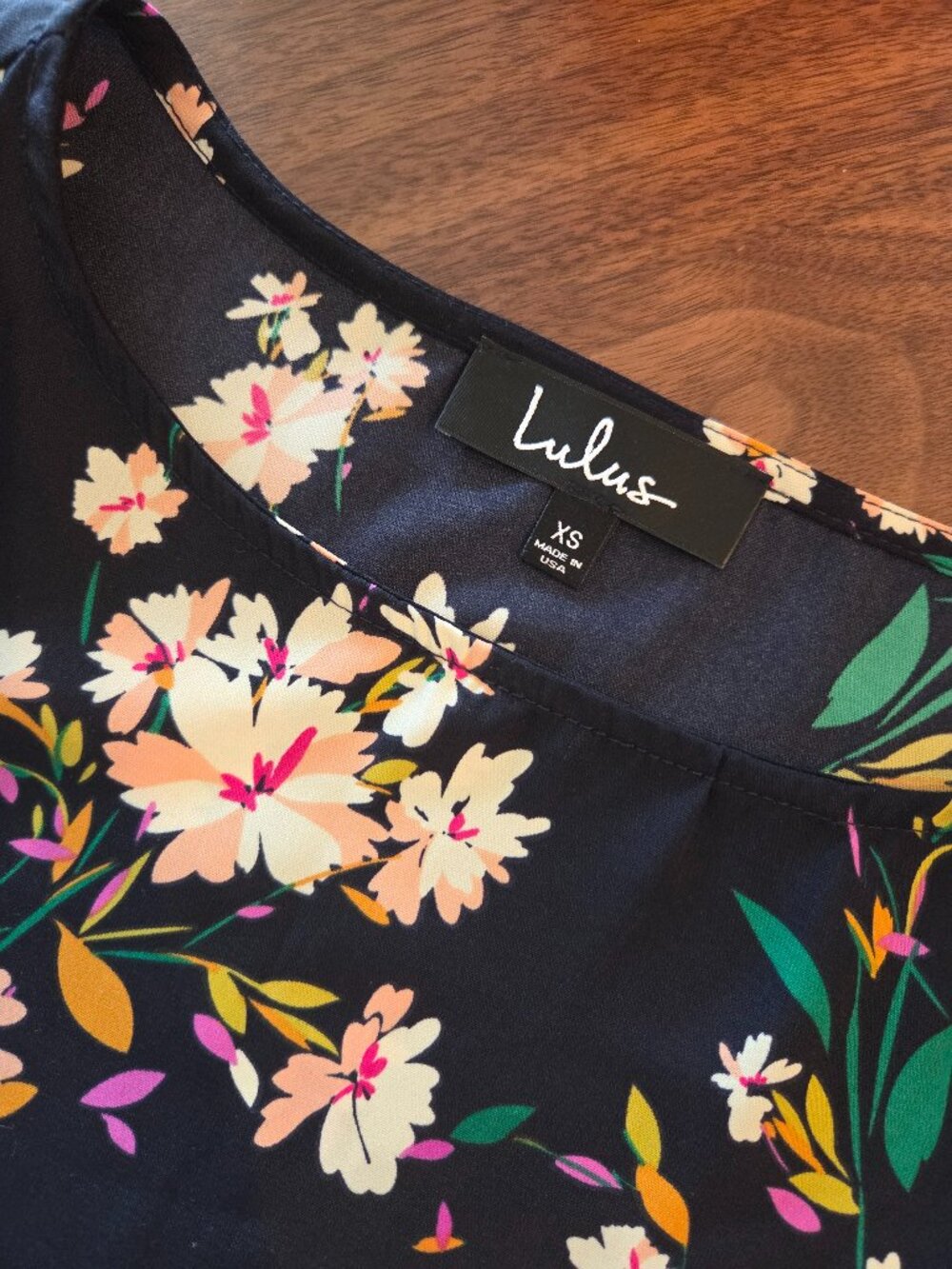 Lulus Navy Floral Shift Dress – XS (Pre‑Owned, Like New)